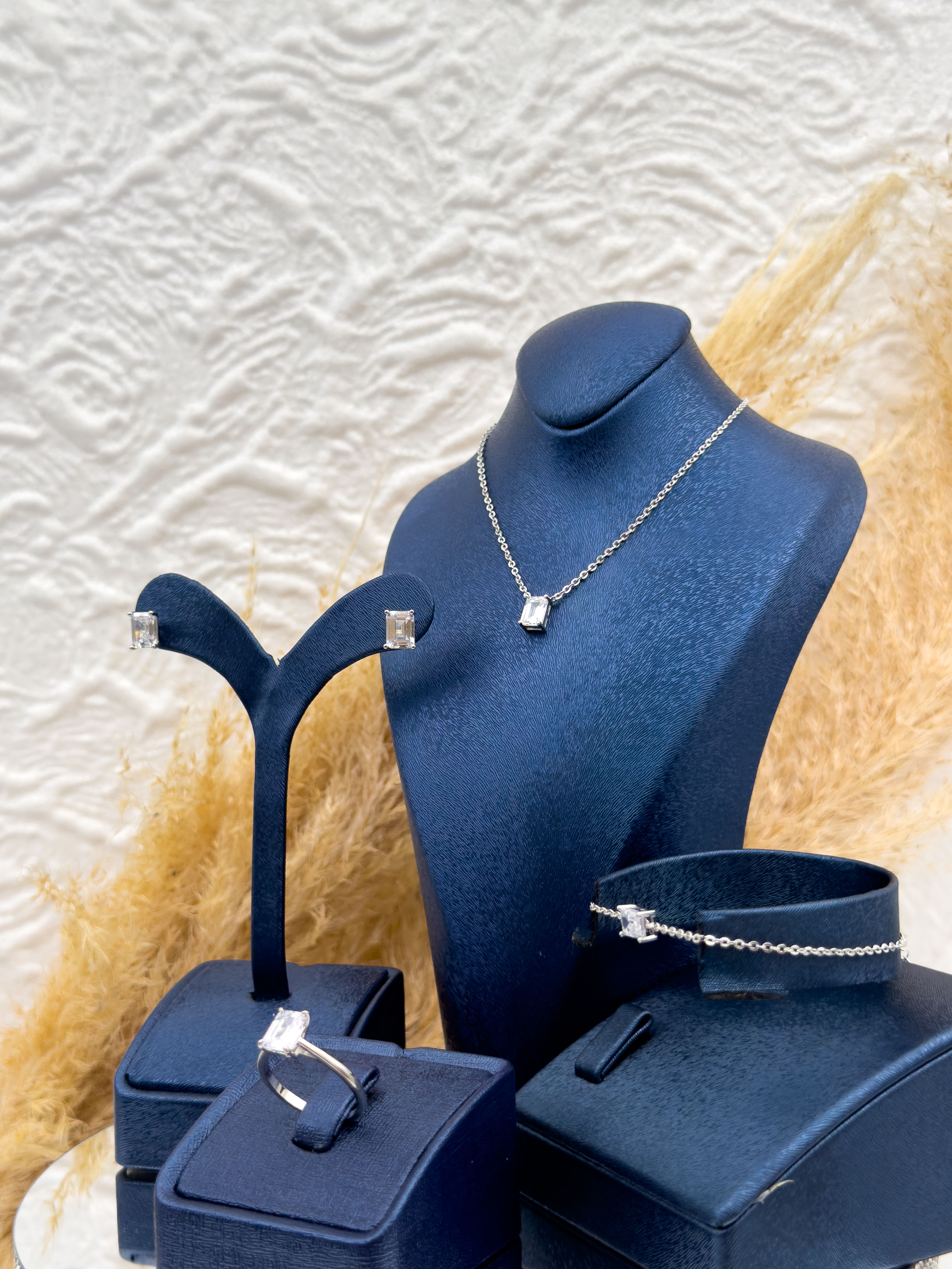 925 Ayar Gümüş Baget Taşlı Pırlanta Montür 4’lü Kadın Takı Seti